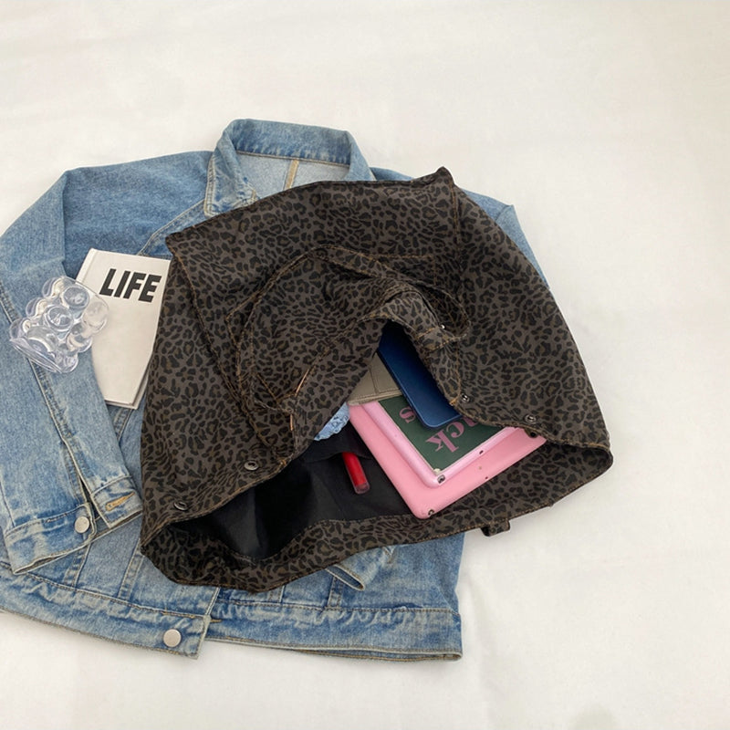 Túi Tote Họa Tiết Báo Vải Bố Vintage Túi Đeo Vai Thời Trang Dung Tích Lớn Túi Xách Cho Trường Học Công Việc Mua Sắm